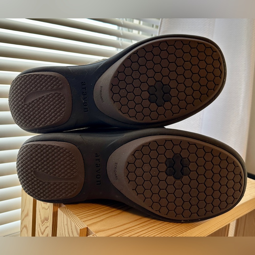 Aravon Waterproof Booties - Picture 3 of 11